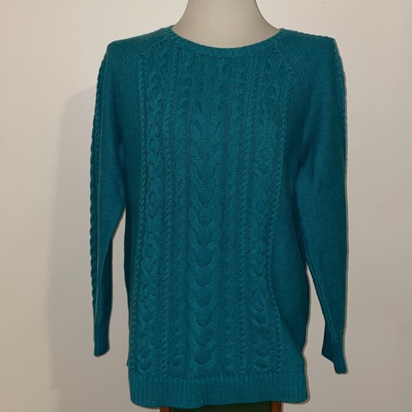 L.L. Bean Sweaters - L.L. Bean Teal Cableknit Crew Neck Sweater. 100% Cotton. Size Large.